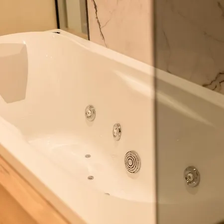 'tabula Rasa Exclusive Rooms' * Bari