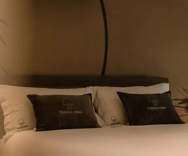 'tabula Rasa Exclusive Rooms' בארי